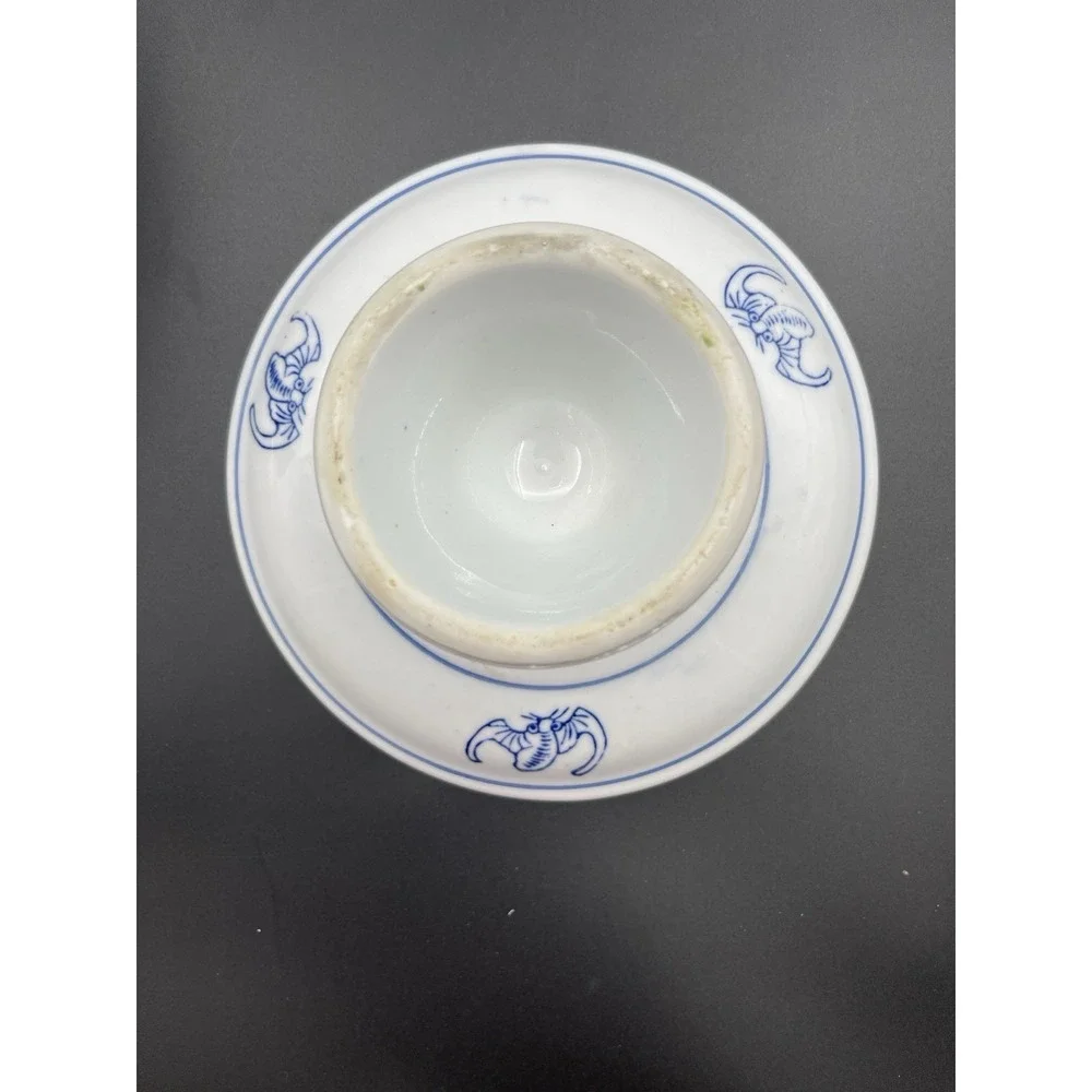 The Unbranded Brand blue white